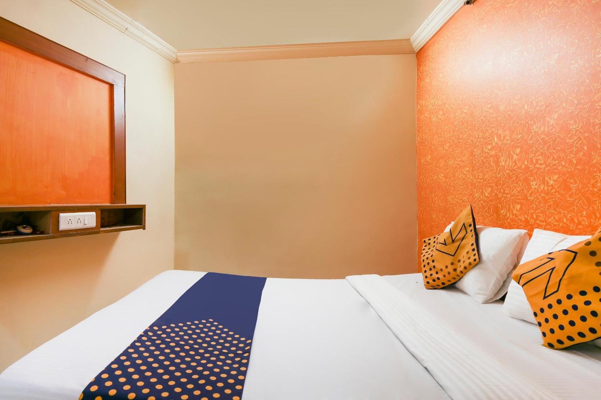 Hotel O Super Guest House Ahmedabad Exterior photo