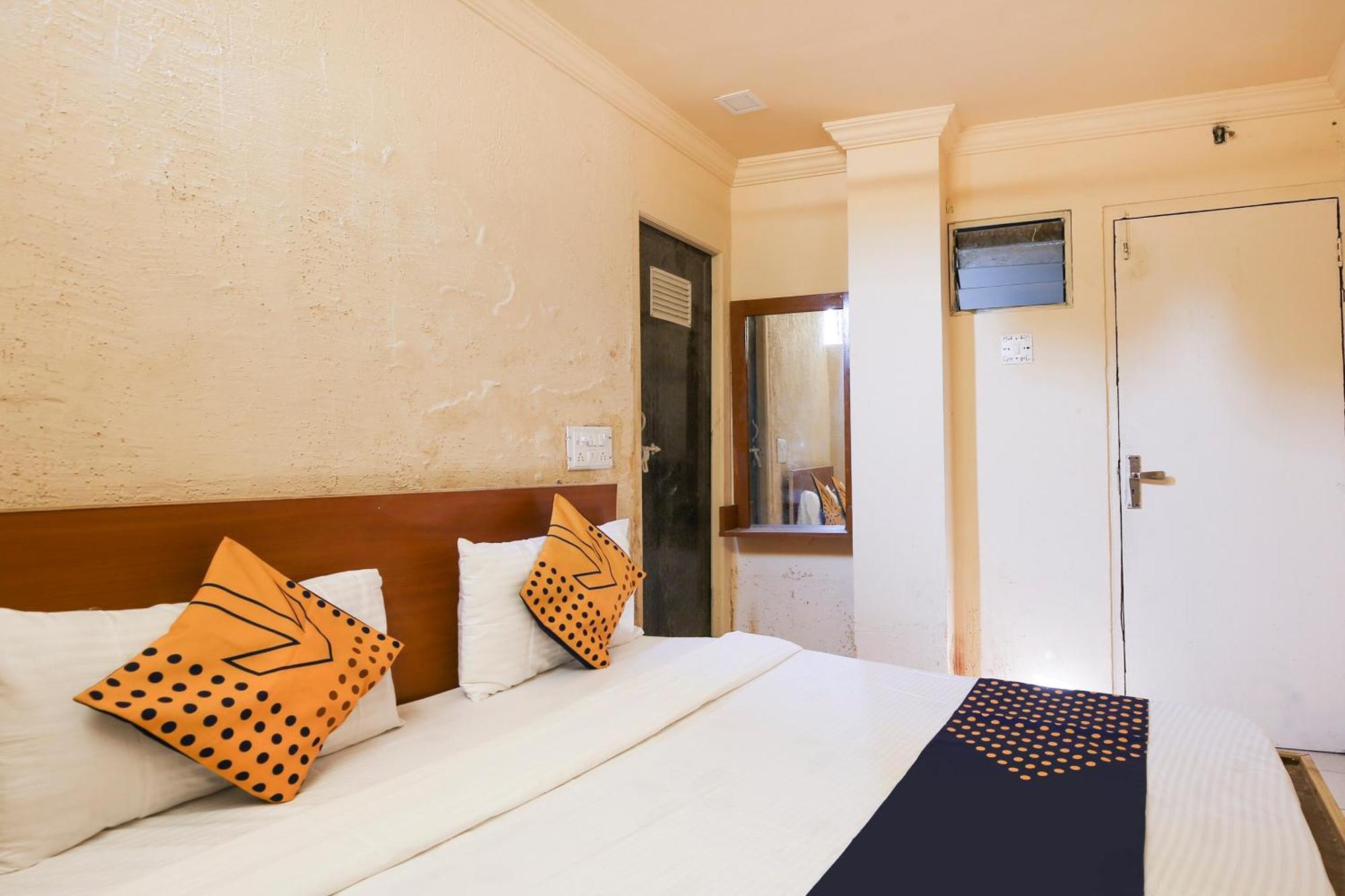 Hotel O Super Guest House Ahmedabad Exterior photo
