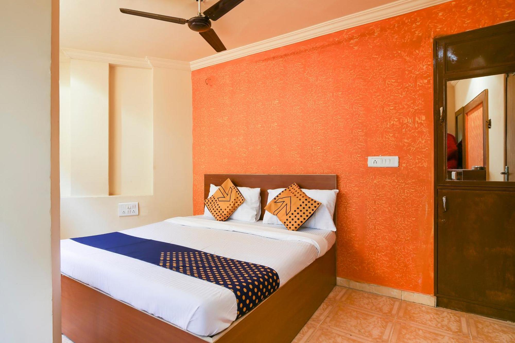 Hotel O Super Guest House Ahmedabad Exterior photo
