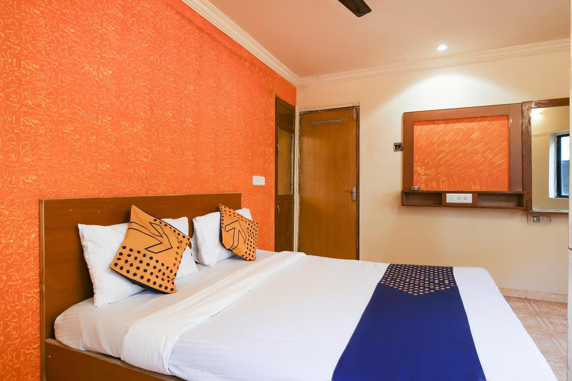 Hotel O Super Guest House Ahmedabad Exterior photo