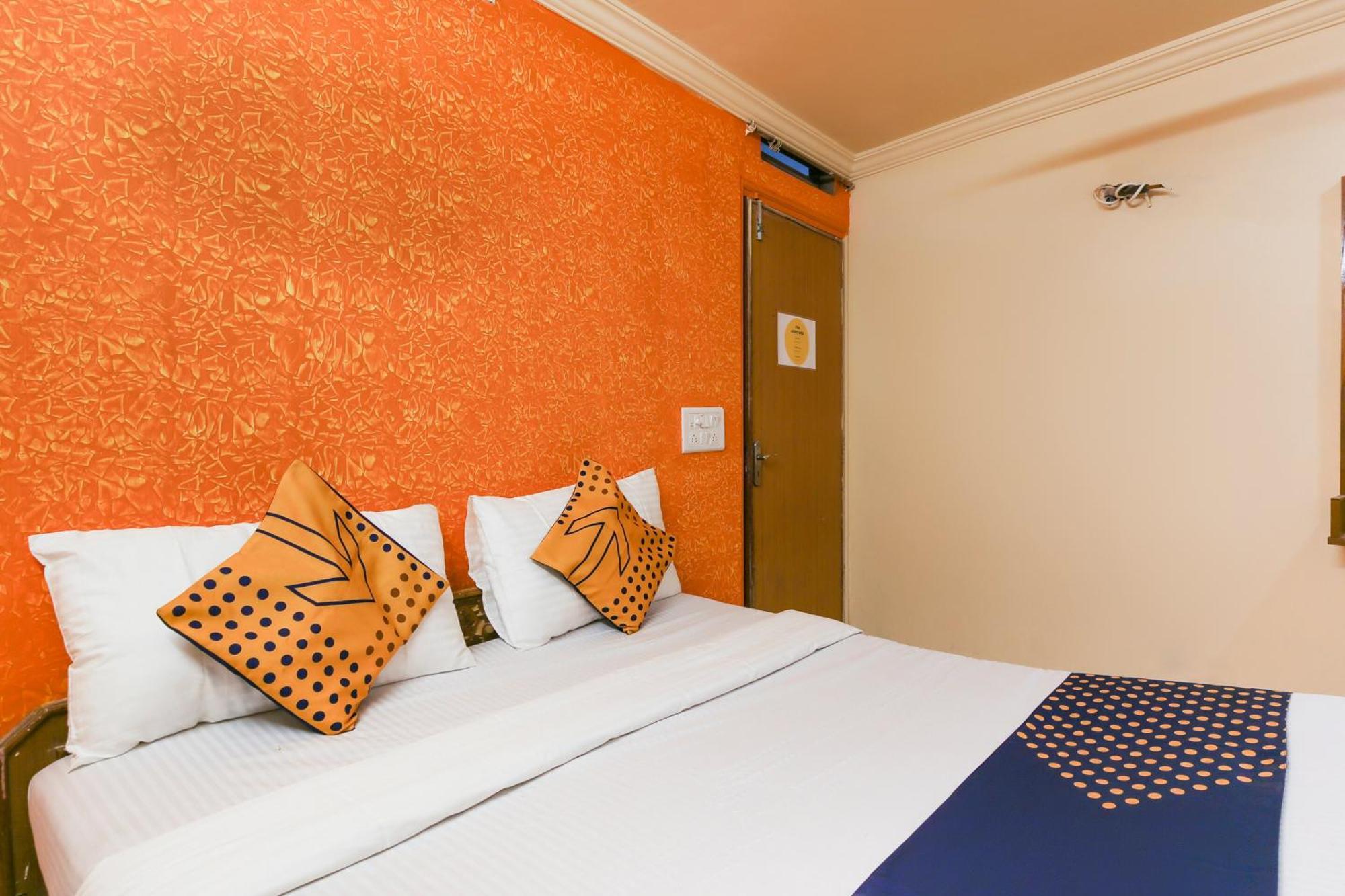 Hotel O Super Guest House Ahmedabad Exterior photo