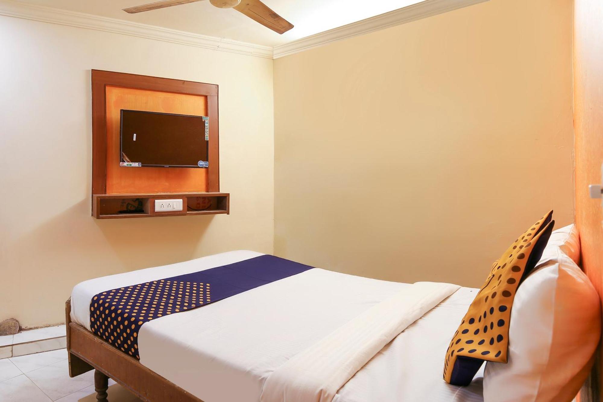 Hotel O Super Guest House Ahmedabad Exterior photo
