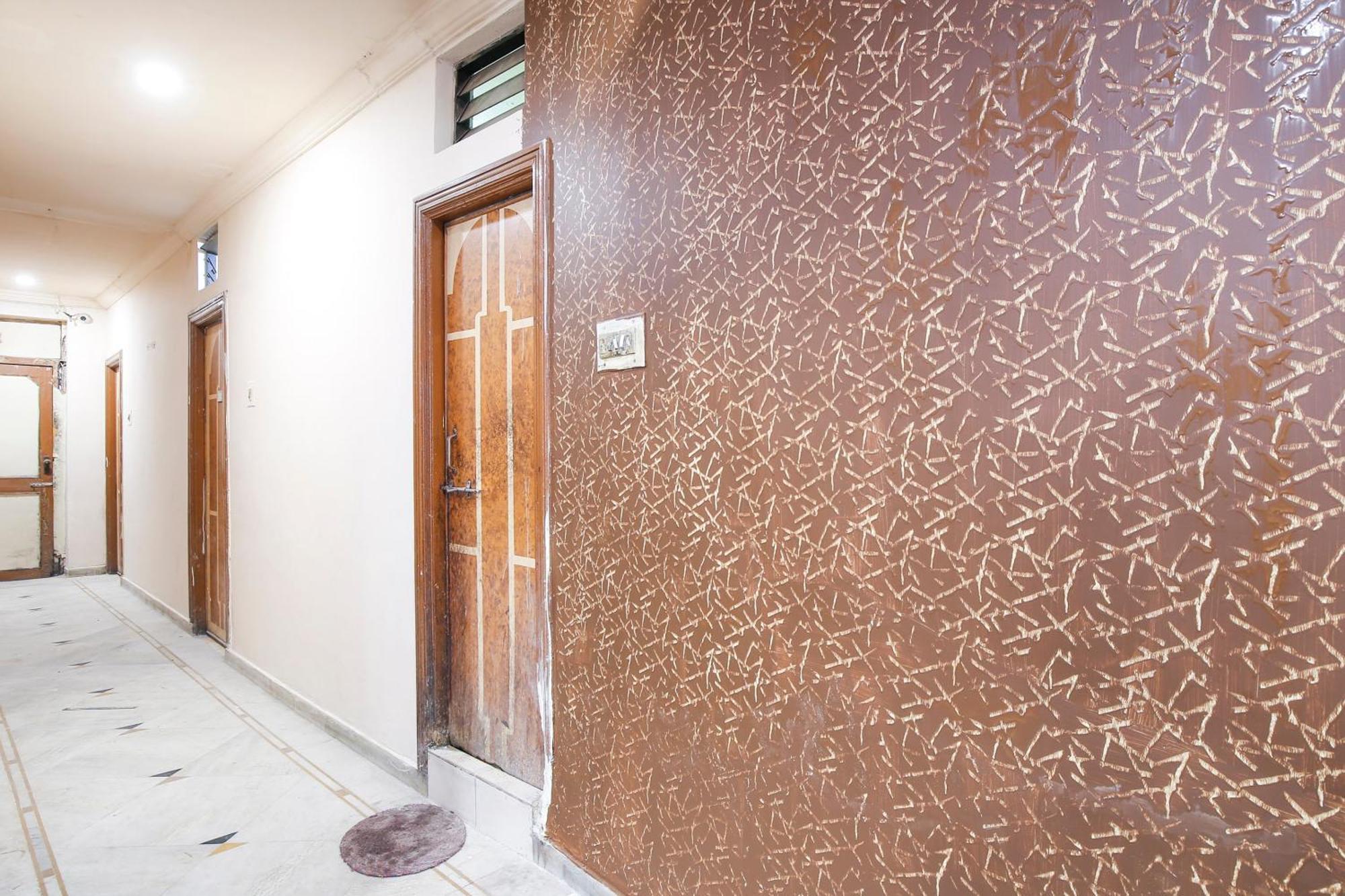 Hotel O Super Guest House Ahmedabad Exterior photo