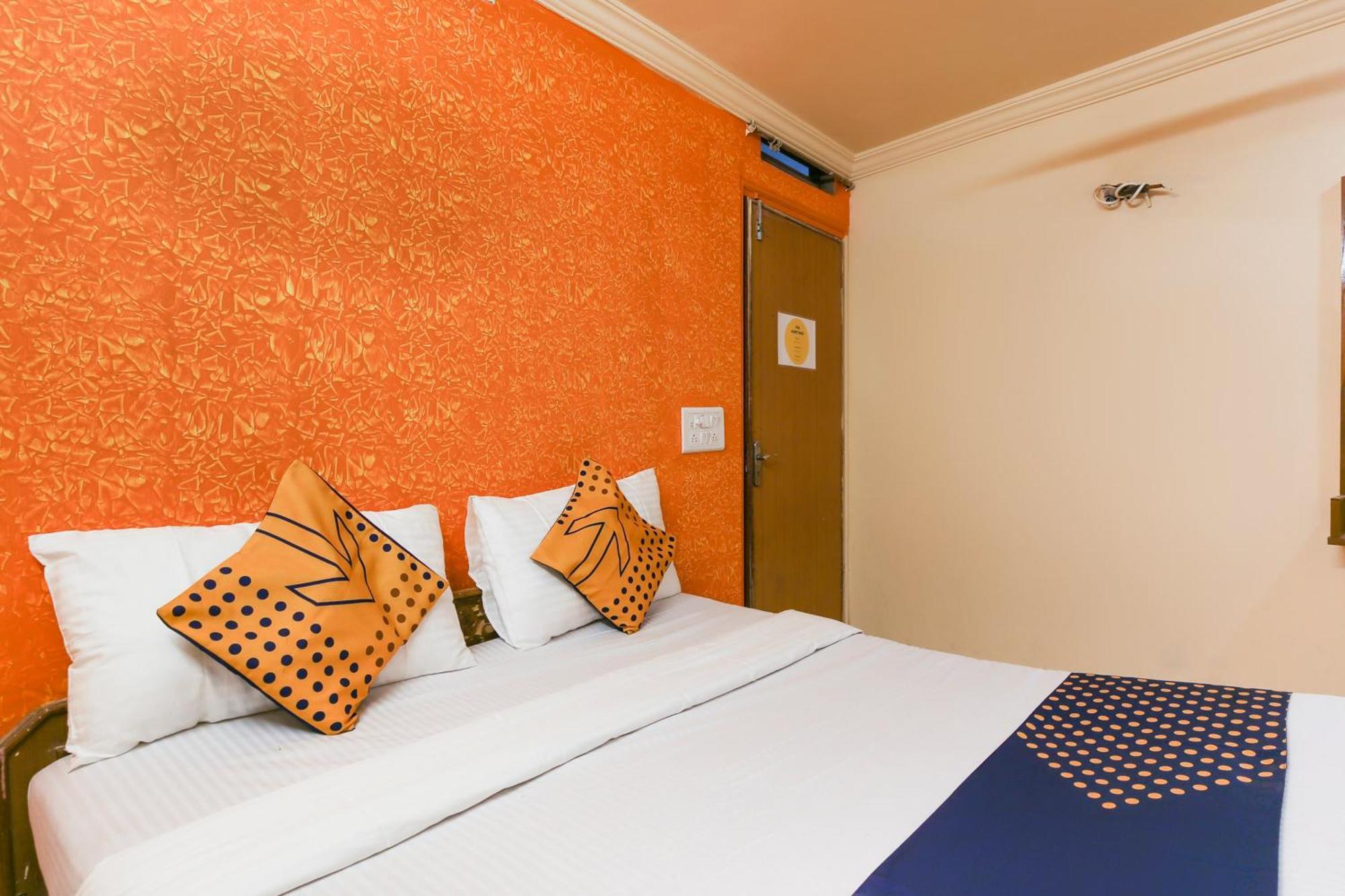 Hotel O Super Guest House Ahmedabad Exterior photo