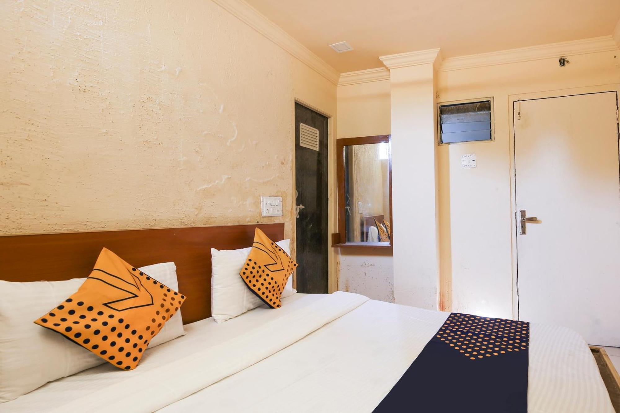 Hotel O Super Guest House Ahmedabad Exterior photo