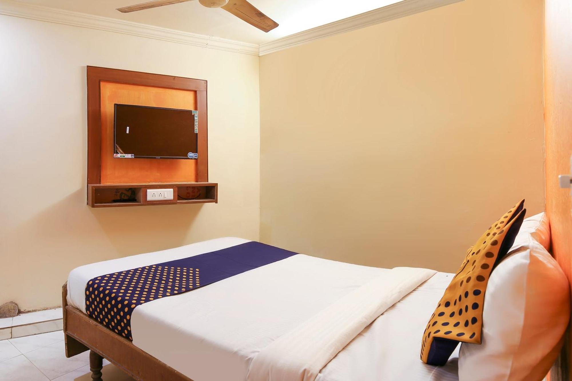Hotel O Super Guest House Ahmedabad Exterior photo