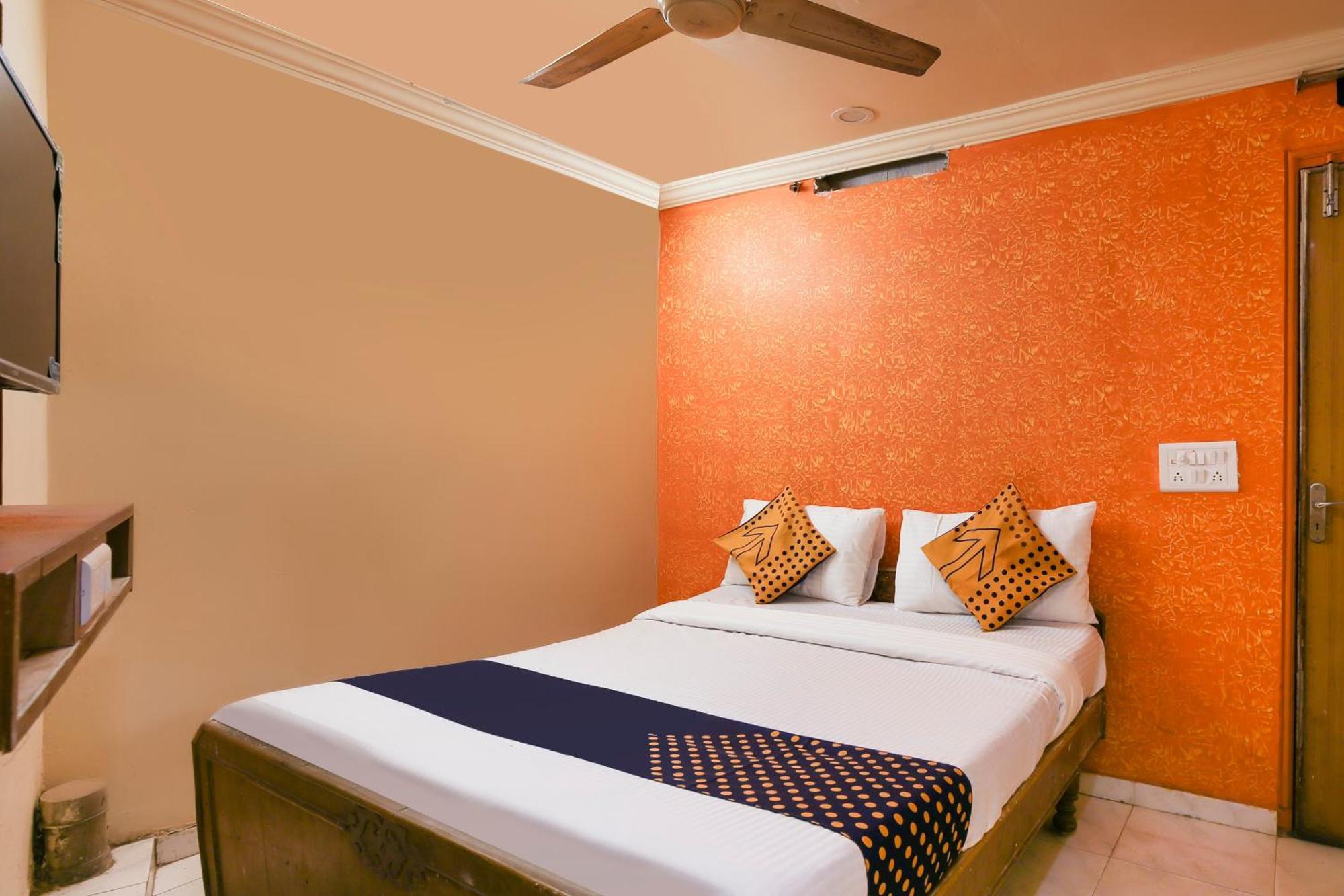 Hotel O Super Guest House Ahmedabad Exterior photo